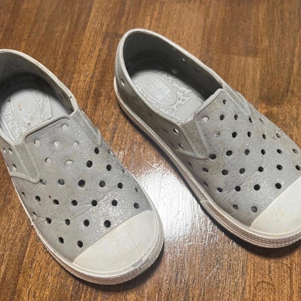 Girls Size 10 Harper Canyon Gray Sparkly Rubber Shoes